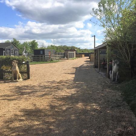 Willow Court Farm The Lodge & Petting Farm, 8 Mins From Legoland & Windsor, 15 Mins From Lapland Uk エクステリア 写真
