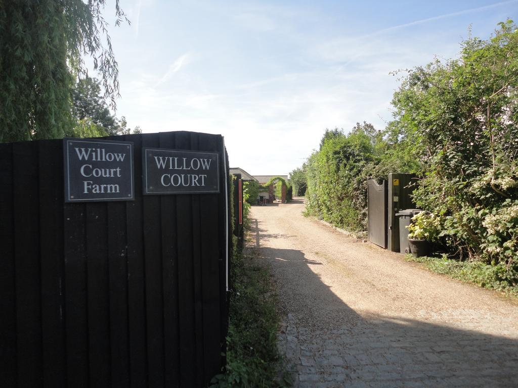 Willow Court Farm The Lodge & Petting Farm, 8 Mins From Legoland & Windsor, 15 Mins From Lapland Uk エクステリア 写真