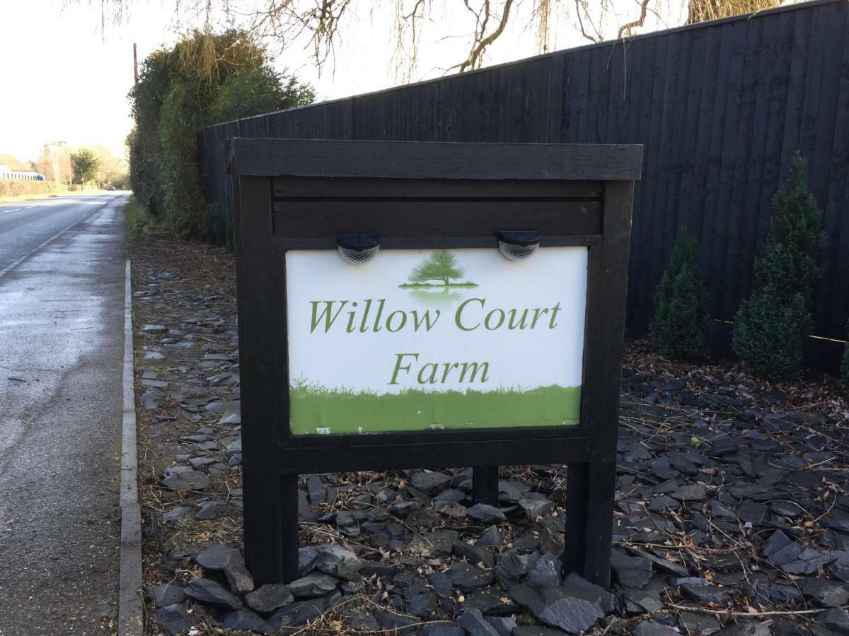 Willow Court Farm The Lodge & Petting Farm, 8 Mins From Legoland & Windsor, 15 Mins From Lapland Uk エクステリア 写真